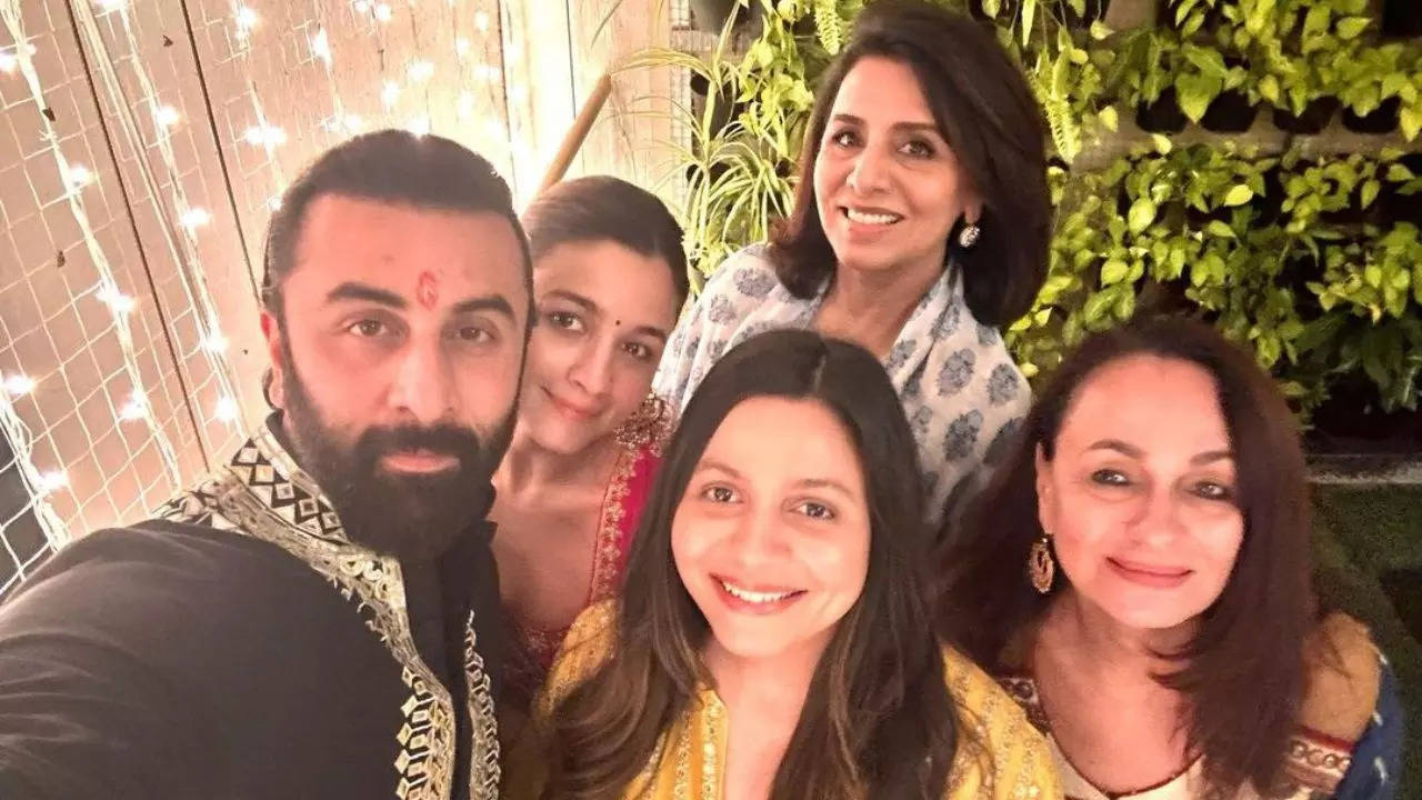 See Neetu Kapoor's Lohri wish for baby Raha