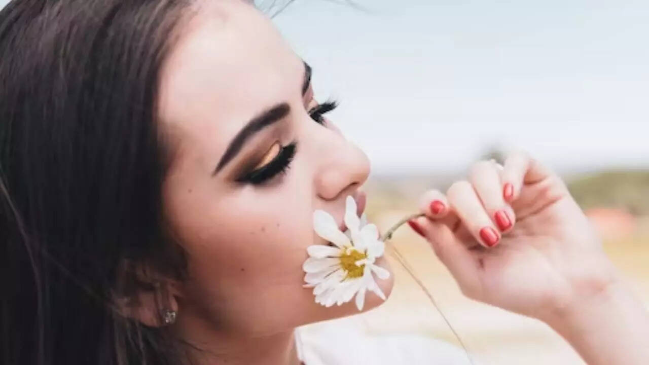 Smell like a fresh flower with these 4 DIY deodorants to get rid of