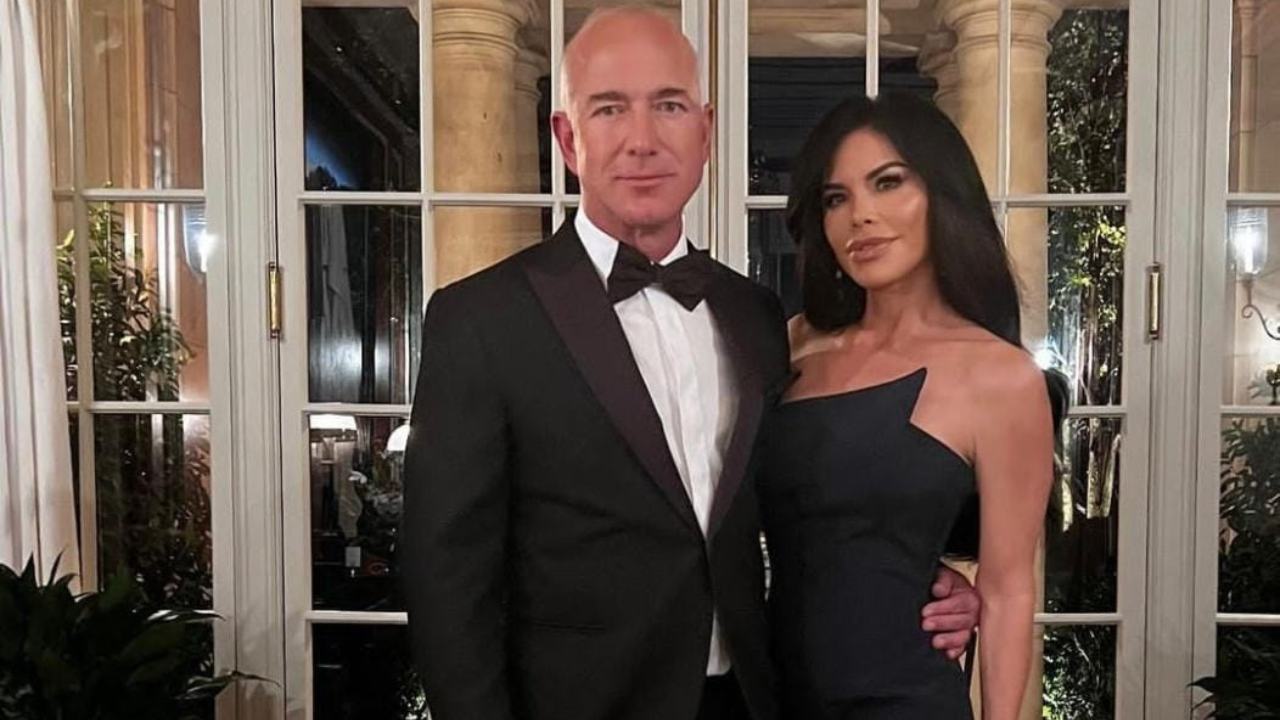 Jeff Bezos' girlfriend Lauren Sanchez was rejected as flight attendant