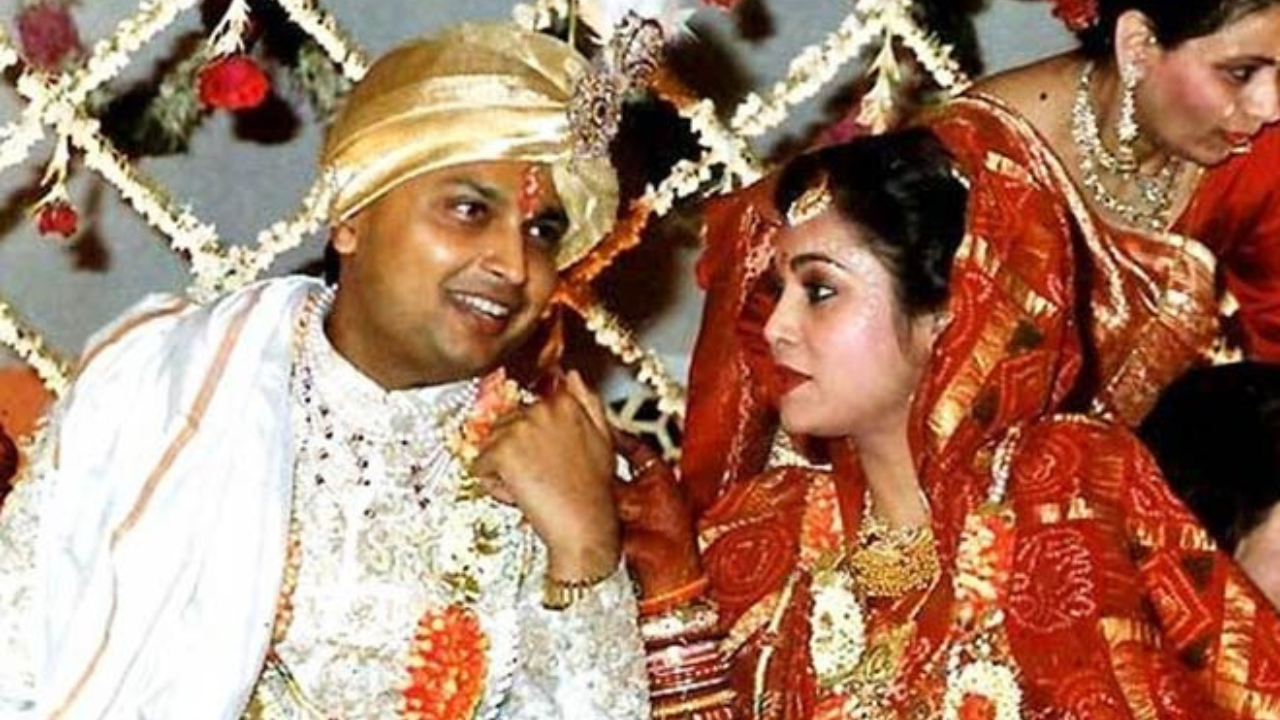 When Mukesh Ambani almost ruined brother Anil Ambani's dreamy proposal ...