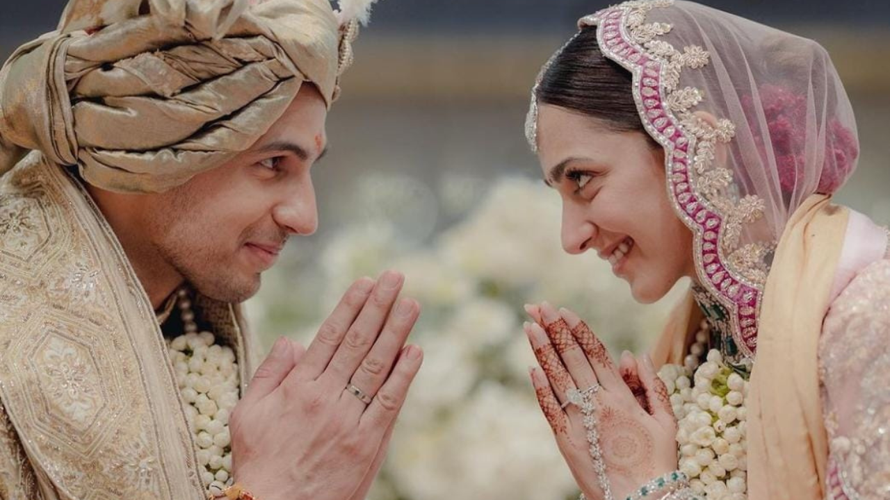 Sidharth Malhotra, Kiara Advani FIRST wedding pics out! The husband and ...