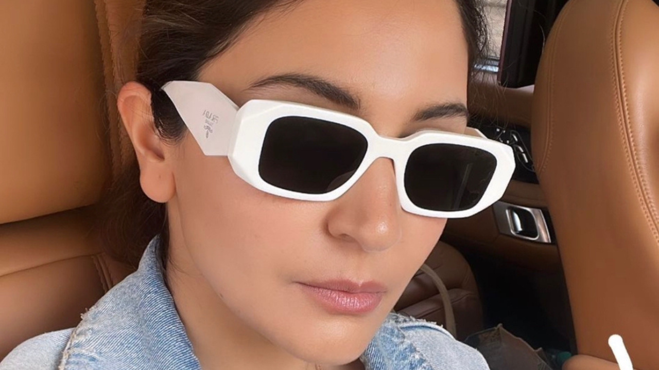 Download Anushka Sharma With Sunglasses Wallpaper | Wallpapers.com