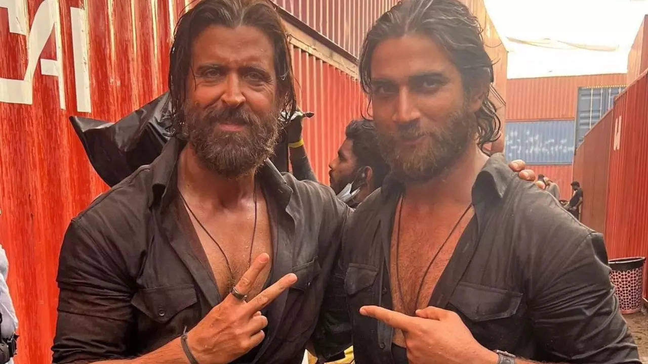 Hrithik Roshan with his stuntman Mansoor Khan