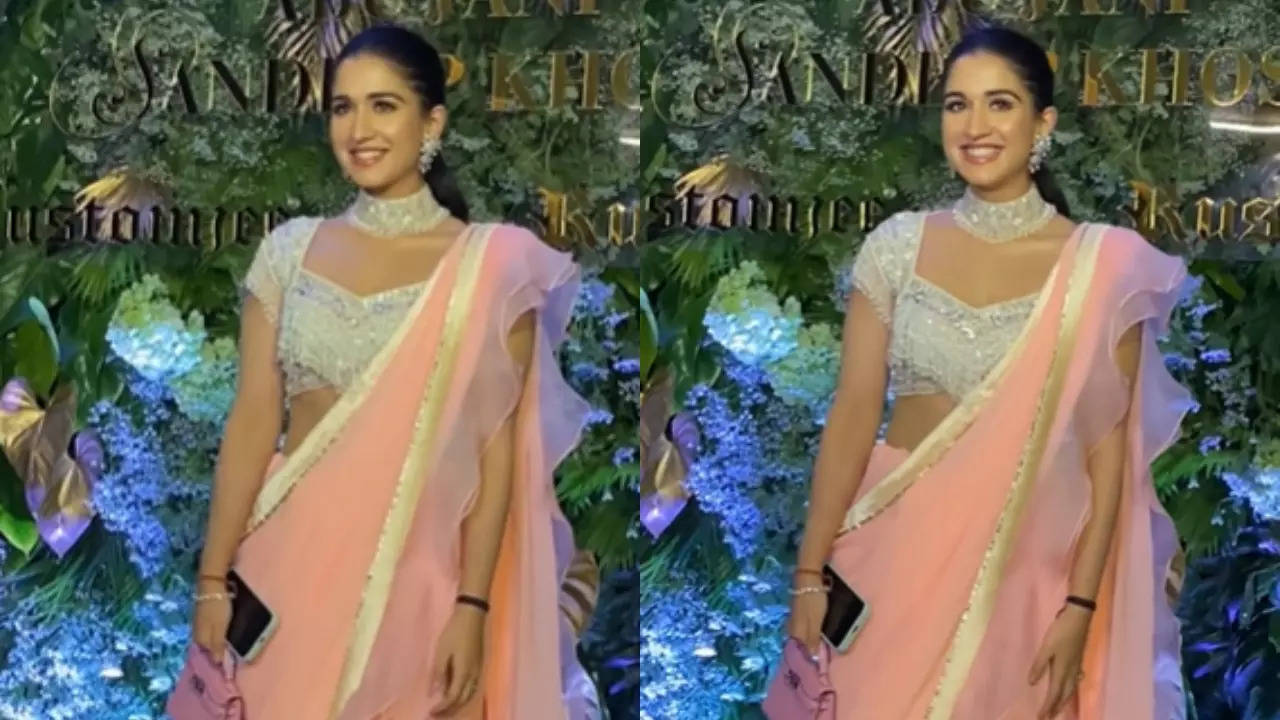 Radhika Merchant Stuns In Gorgeous Pink Saree At Abu Jani-Sandeep ...