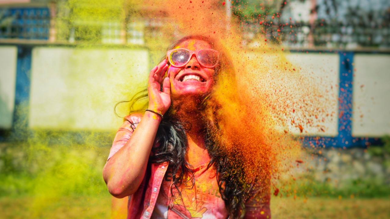 Holi 2023: Natural remedies for removing tan and colours off your skin