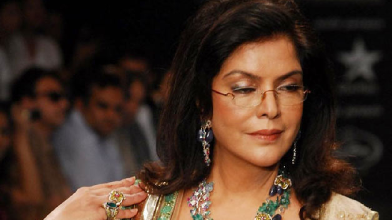 Exclusive! Zeenat Aman Returns To The Ramp At 71 For Shahin Mannan's ...