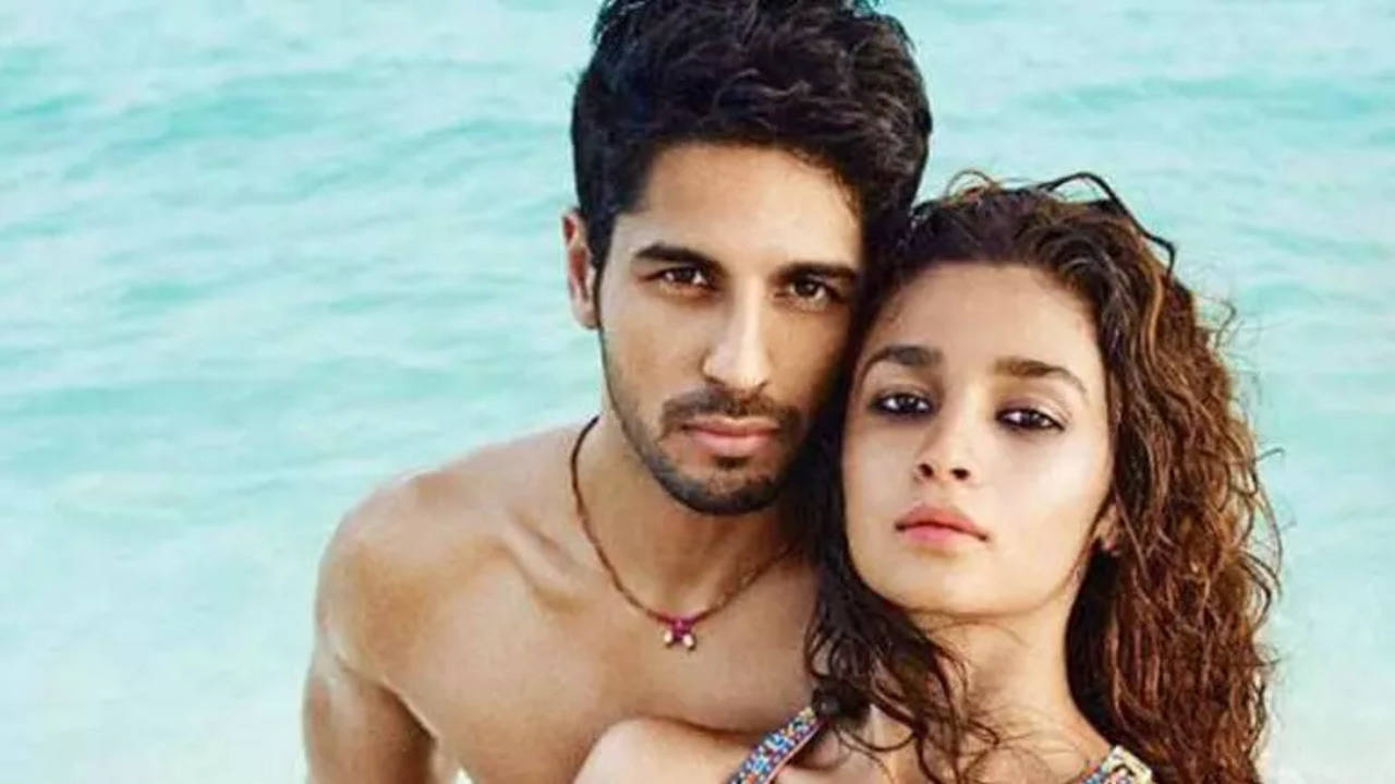 Sidharth Malhotra Sends Ex Girlfriend Alia Bhatt Big Love And Hug On