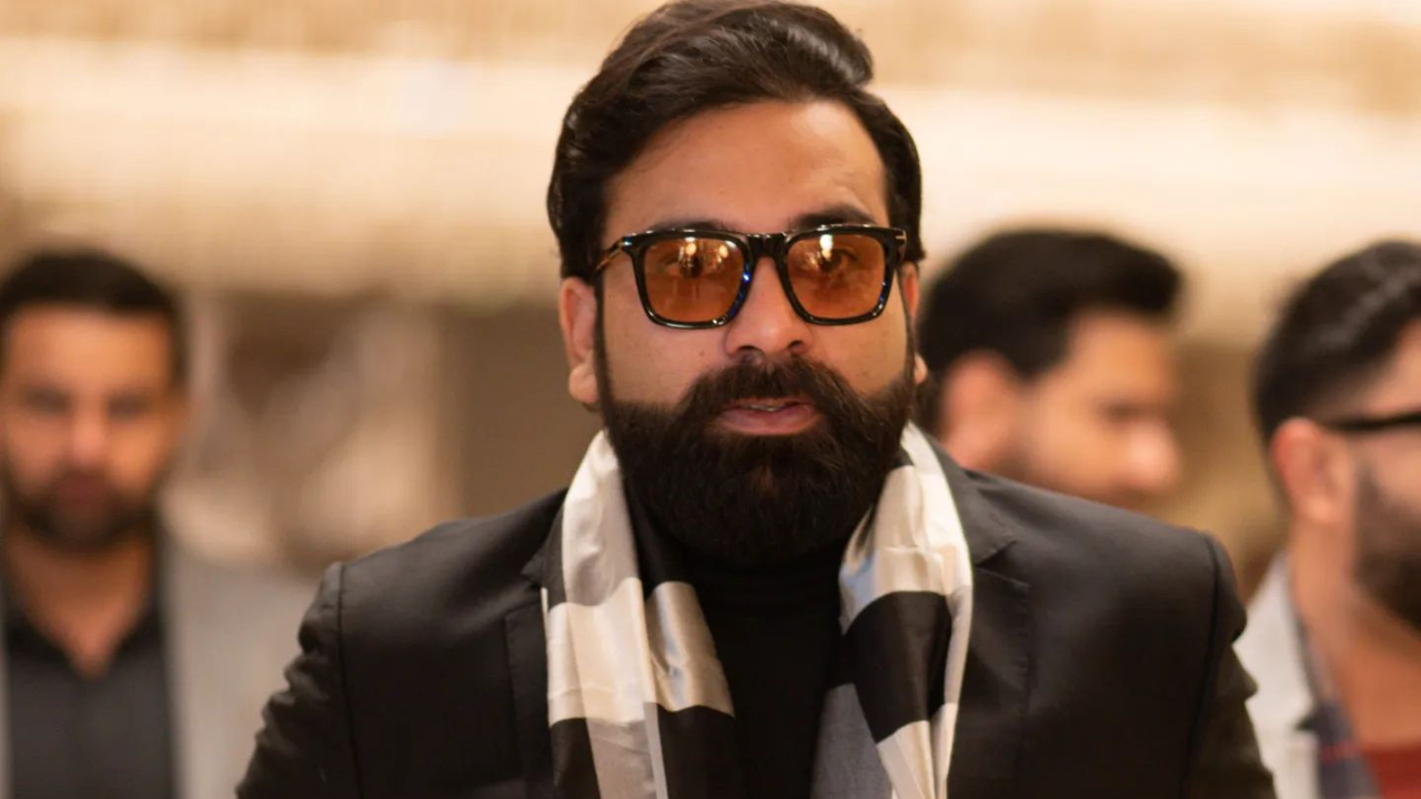 EXCLUSIVE! Anubhav Singh Bassi finds THIS unique about Tu Jhoothi Main ...