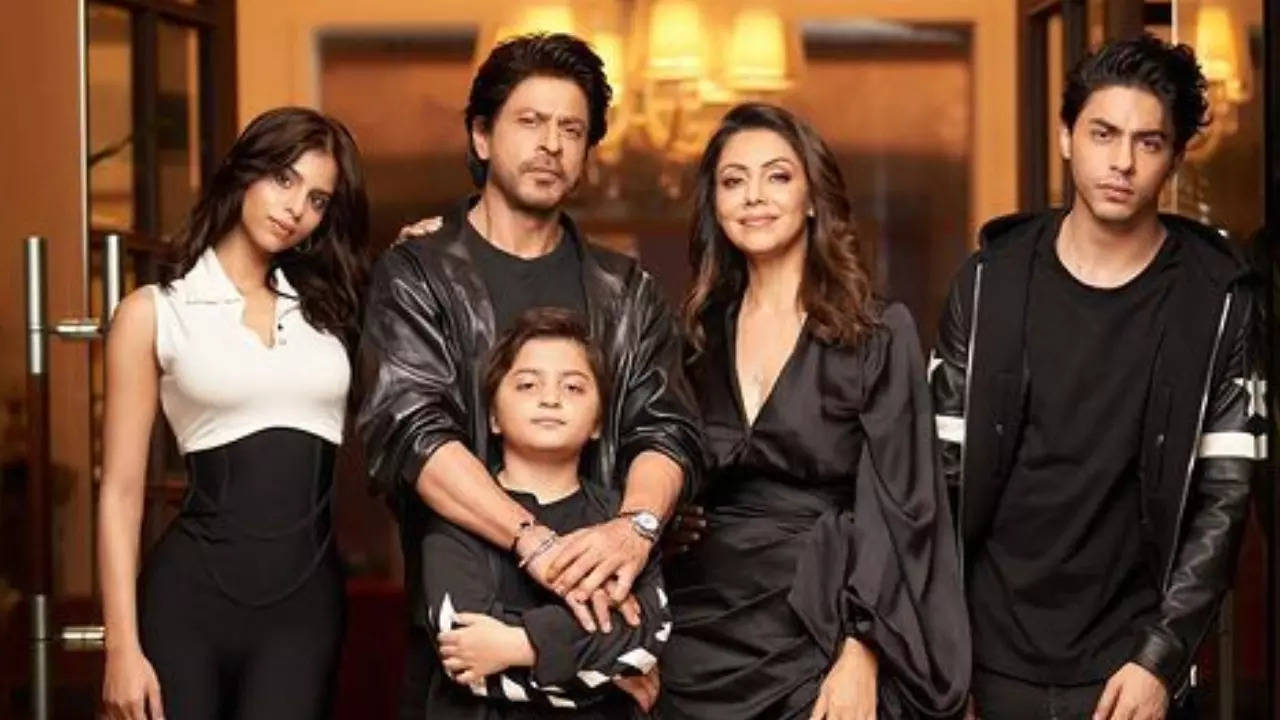 Shah Rukh Khan and family's perfect photo