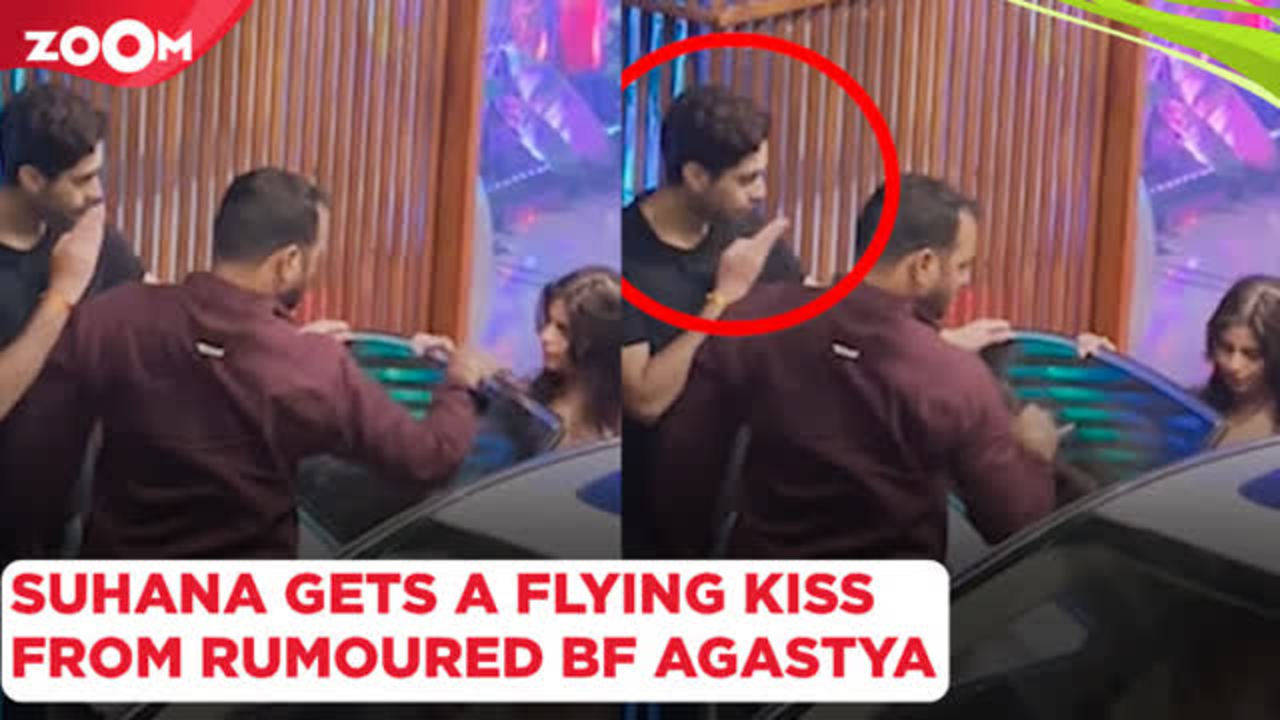 Suhana Khan Gets A Flying KISS From Rumoured Boyfriend Agastya Nanda In ...