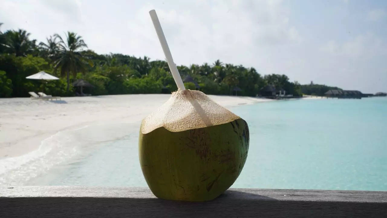 Coconut Water: 7 Benefits of Nariyal Pani for Your Health and Fitness, Health & Fitness News