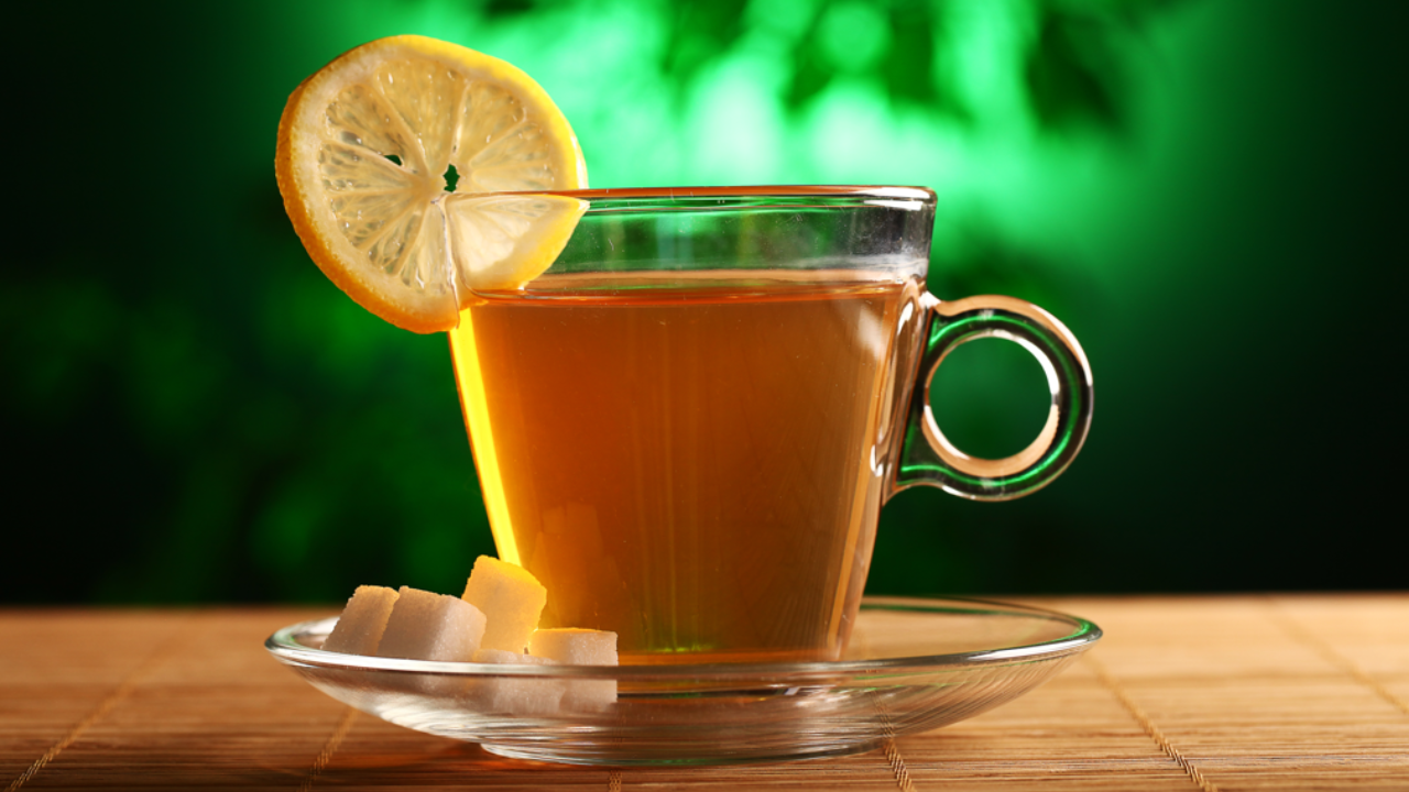 5 Reasons Why You Should Drink Green Tea With Lemon Every Day, Health