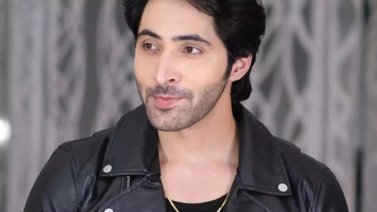 Exclusive Bhabiji Ghar Par Hain Imran Travels Home For Eid After 2 