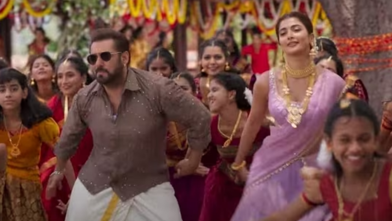 Salman Khan's KKBKKJ Song Let's Dance Chotu Motu Condemned By Childhood